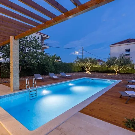 Вілла Villa Trogir *