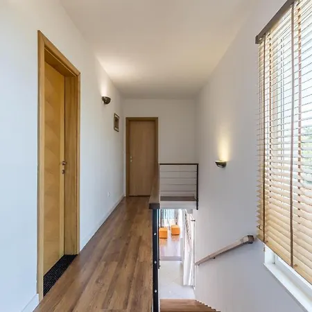 Villa Trogir 别墅 *