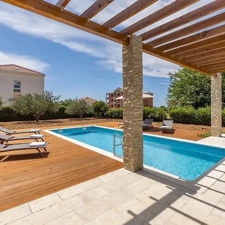 Villa Trogir 别墅 *