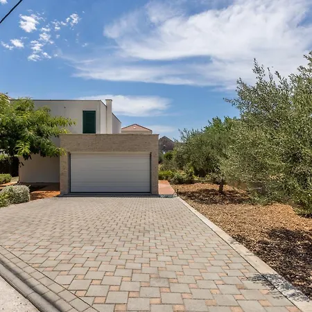 Villa Trogir * 特罗吉尔